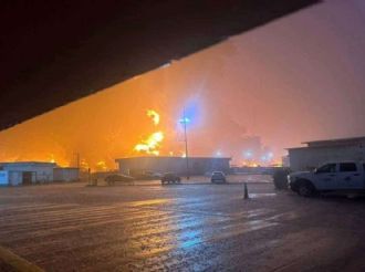 Alertan riesgo en escuelas ubicadas junto a Dos Bocas