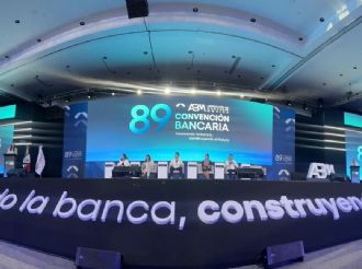 Sheinbaum, Banxico y SHCP piden a la banca acelerar crédito; ABM promete llegar a 45% del PIB