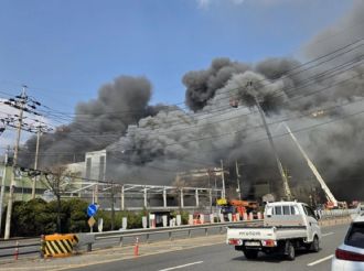 Tragedia en Corea del Sur: incendio en planta automotriz deja 11 muertos