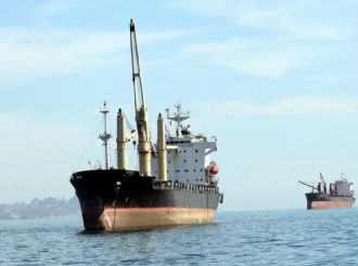 Trump afirma que EU se apoderó de un barco iraní que intentó burlar el bloqueo naval