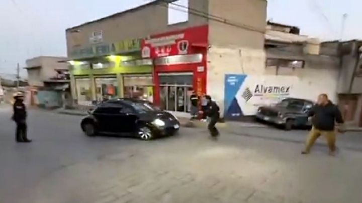 Conductor embiste a policía en operativo en Ecatepec y logra darse a la fuga