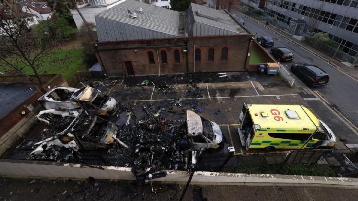 Incendian cuatro ambulancias de la comunidad judía en Londres; investigan crimen de odio