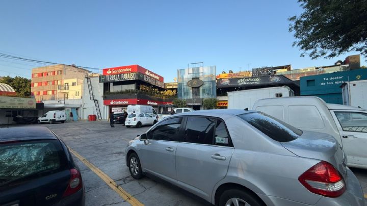Sacan a hombre de bar en Acoxpa tras asesinarlo, hay otros cuatro heridos