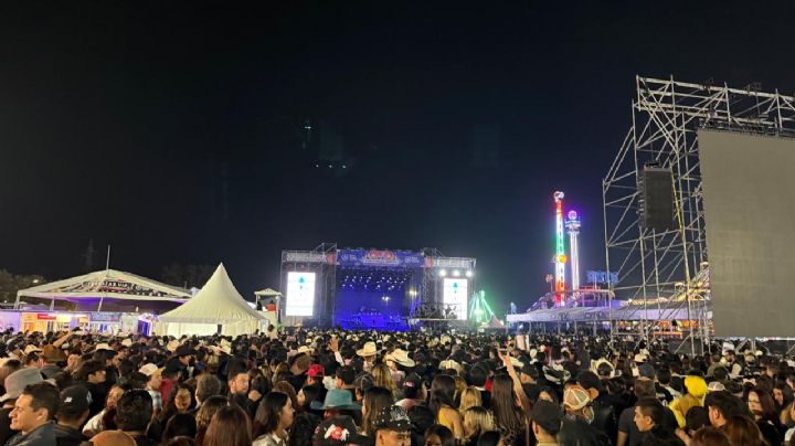 Lleno total para ver a Grupo Frontera en la Feria de las Fresas 2026