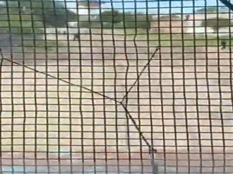 Milagro en Córdoba: policía arriesga su vida y salva a un niño a segundos del tren | Video