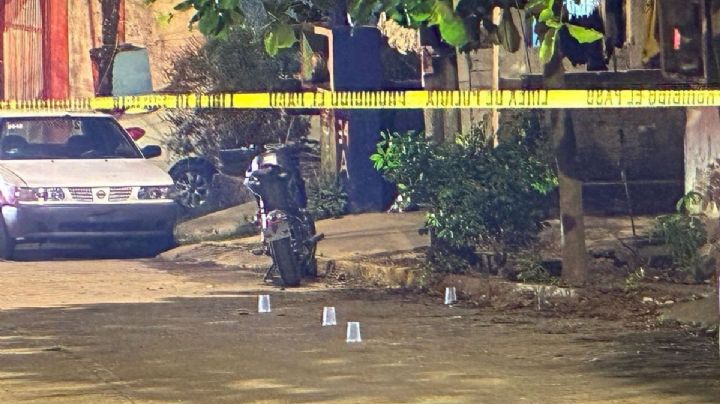 En motocicleta, hombres disparan contra menor y joven en Cosoleacaque, Veracruz