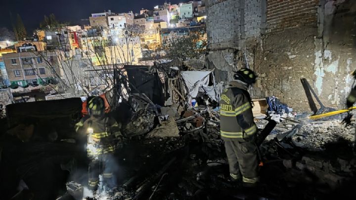 Consume el fuego vivienda en el Callejón del Nejayote en Guanajuato capital