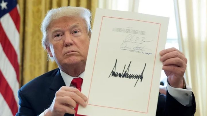 Trump llegará al dólar: EU emitirá nuevos billetes con su firma
