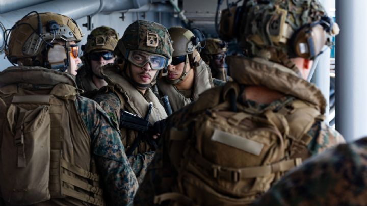 EU aumenta la presión miliar sobre Irán; despliega 3,500 marinos en el USS Tripoli