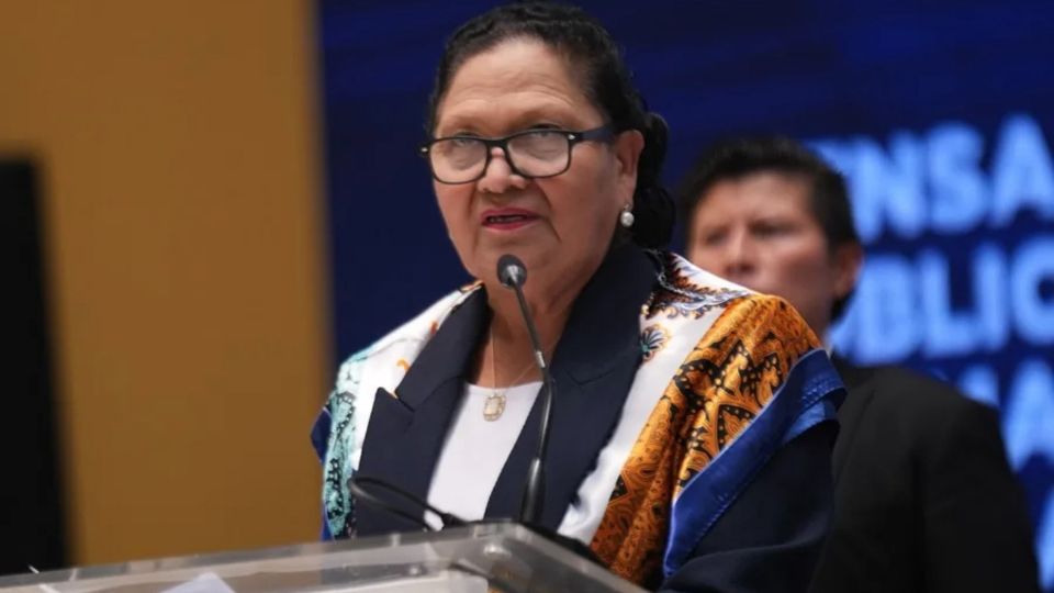 En mayo, Porras cumplirá ocho años frente a la Fiscalía y busca de forma paralela la reelección en su cargo. Sin embargo, el presidente Bernardo Arévalo de León será quien deberá elegir a uno de los seis candidatos finalistas propuestos por la comisión de postulación.