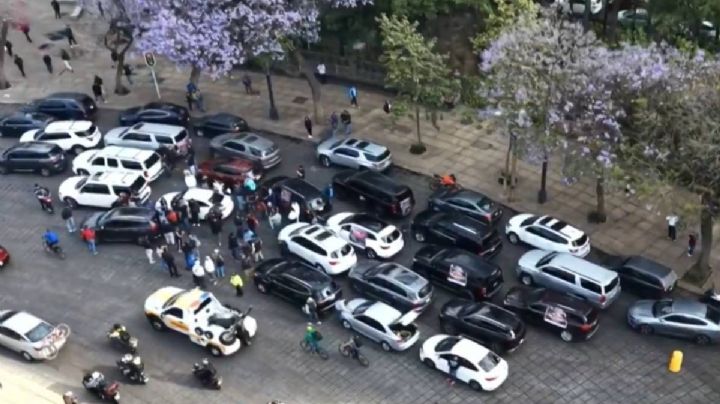 Conductores de Uber y Didi, encapsulados tras realizar cortes intermitentes en Reforma