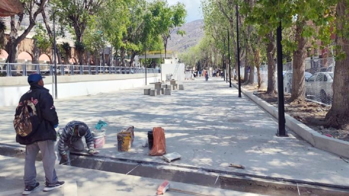 Sin baños, ni electricidad y con escombro obra de Pachuca, no se entregará a tiempo