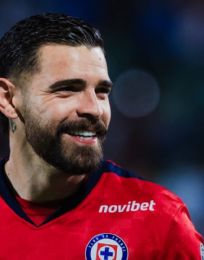 Foto descriptiva de: Gudiño o Mier: Larcamón tomó una decisión sobre la portería de Cruz Azul