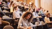 Foto ilustrativa de la nota titulada: De la alfabetización al aula universitaria: el crecimiento educativo de las mujeres mexicanas