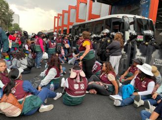 Trabajadoras de Bienestar CDMX bloquean Tlalpan; denuncian falta de insumos