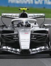 Foto descriptiva de: Así le fue a Checo Pérez en su primera carrera con Cadillac en F1