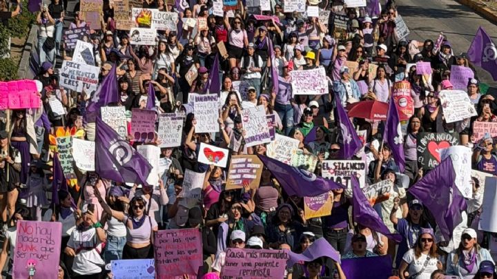 Marcha del 8M reúne a unas 12 mil mujeres en León; Presidencia Municipal permanece blindada