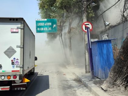 Colapsa edificio en demolición en San Antonio Abad
