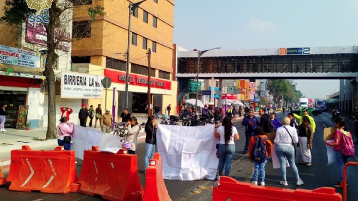 ¿Por qué está cerrada? Bloquean Calzada de Tlalpan a la altura del Metro Portales