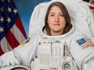 Christina Koch: la astronauta que rompió récords y ahora se prepara para rodear la Luna
