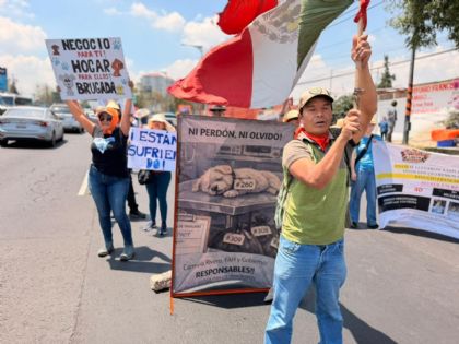Bloqueo en la México-Toluca cumple 4 horas; exigen regreso de animales