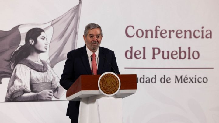 Deja Juan Ramón de la Fuente la SRE y llega Roberto Velasco