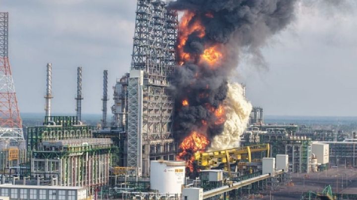 Incendio en Dos Bocas habría sido por alta temperatura de coque: Sheinbaum