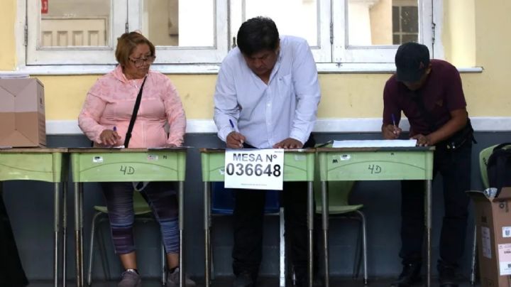 Elecciones en Perú: se amplía jornada y continuará este lunes