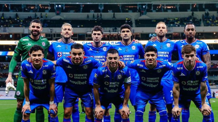 Reportan que jugadores de Cruz Azul no tuvieron agua caliente y salieron caminando del Azteca