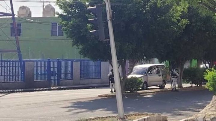 Frena en semáforo y le disparan seis veces en zona dorada de Celaya