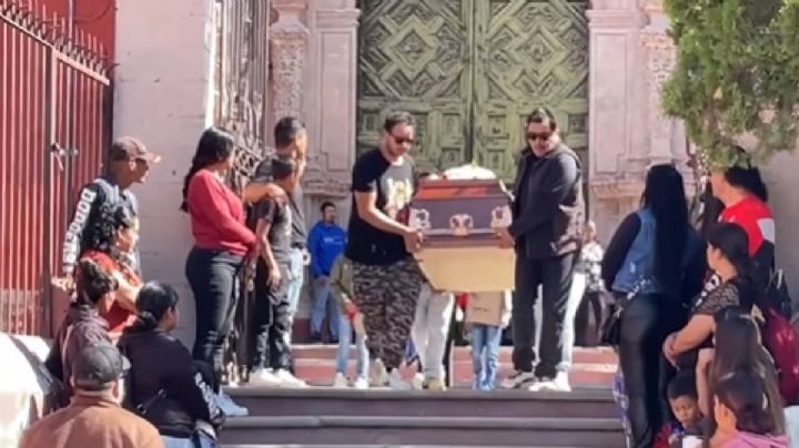 Dan último adiós a minero fallecido en Sinaloa, en Panteón de Santa Paula