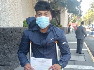 Dereck, joven acusado de robo tras ser atropellado por una patrulla, sale de prisión