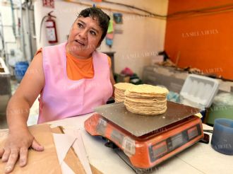 “No es sostenible”: tortilleros prevén alza hasta 28 pesos el kilo, pese a rechazo de gobierno