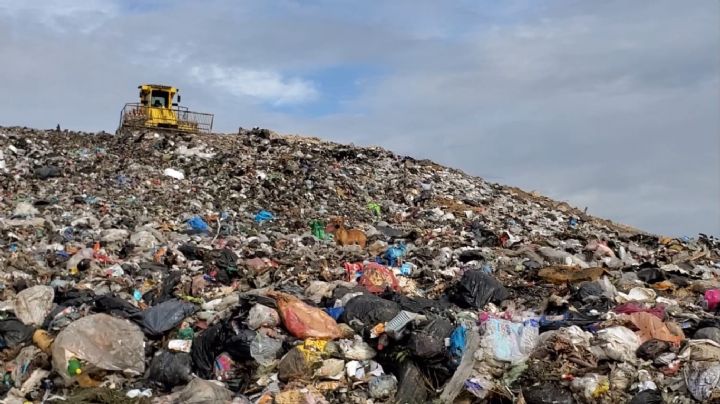 Poblanos exhiben contaminación por el basurero del Chiltepeque; exigen su clausura