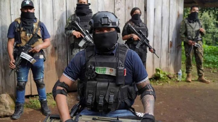 Detienen y suspenden a 8 policías por vínculos con el CJNG en Manzanillo