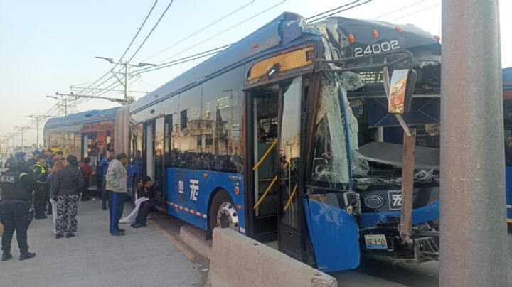 Accidente en Trolebús elevado desata pánico en Chalco; hay 20 heridos