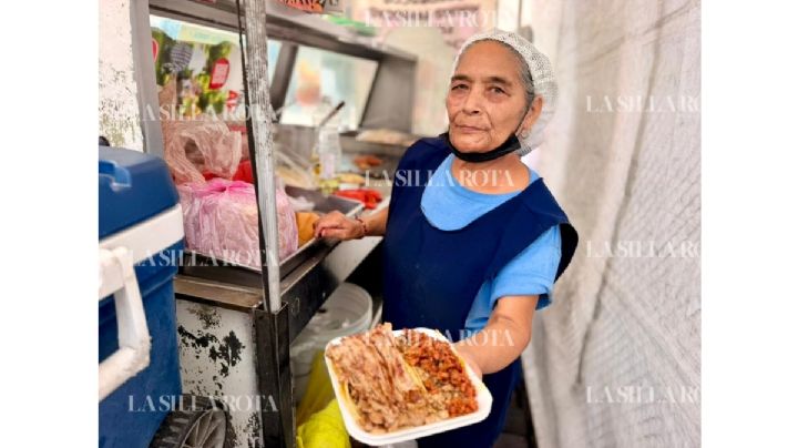 Tacos sin doble tortilla por alza de precios, taqueros resisten subir costo