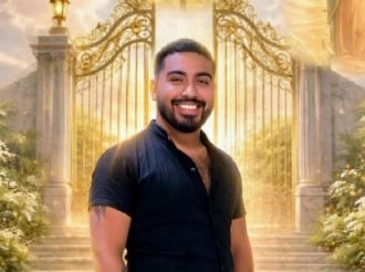 Exigen justicia por asesinato de Alejandro; en junio entregaría corona de Reina Gay Mum México