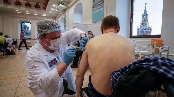 Rusia aplica por primera vez vacuna personalizada contra el cáncer de piel