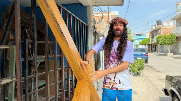 El Cristo zapatero del Barrio de San Miguel deja el papel tras 20 años de interpretación