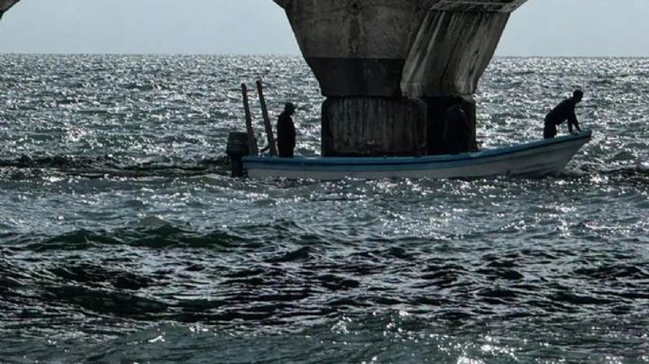 Reportan derrame de hidrocarburo en Puerto Progreso, Yucatán