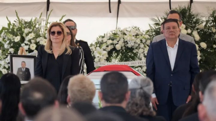 Maru Campos encabeza homenaje póstumo a elementos de la Agencia Estatal de Investigación