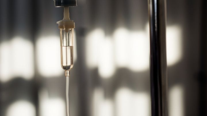 Amparan a médico investigado por muertes ligadas a sueros vitaminados en Sonora