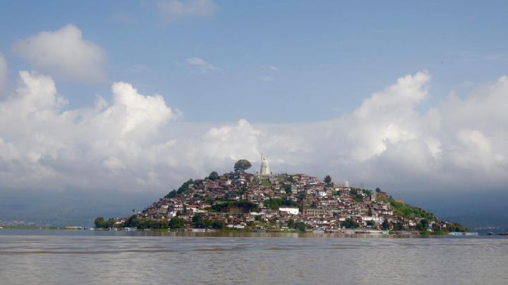 Resurgen 3 nuevos manantiales en el lago de Pátzcuaro; suman más de 90 nacimientos de agua