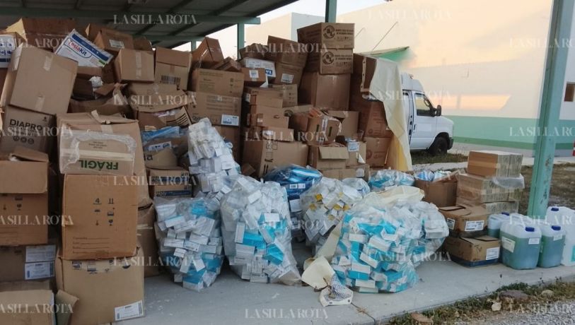 IMSS Bienestar: Abandonan a la intemperie sueros e insumos médicos en hospital de Chiapas