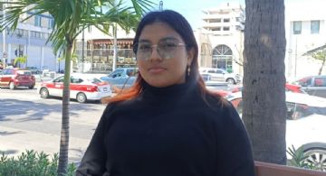 A Yazaira un camión de Veracruz la embistió en su moto; nadie quiere repararle el daño