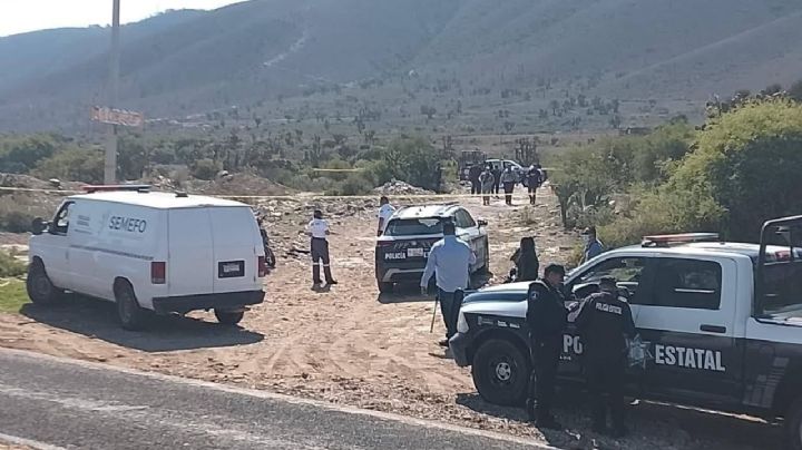 Aparece en Puebla vehículo con placas de Hidalgo con cuatro cuerpos adentro