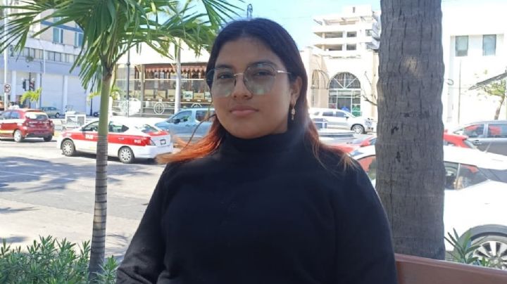 A Yazaira un camión de Veracruz la embistió en su moto; nadie quiere repararle el daño