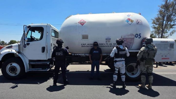 ¡Pipa huachicolera!: transportaba 11 mil litros de gas en Celaya, hay un detenido