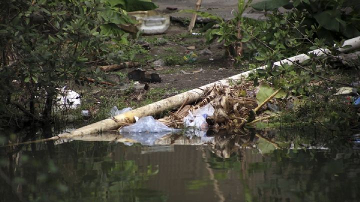Río Tijuana arrastra contaminación entre México y Estados Unidos que agrava crisis de salud en la frontera
